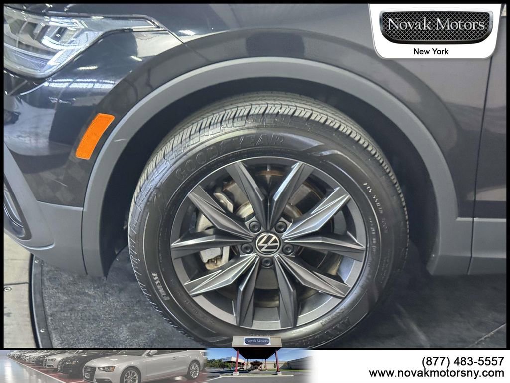 Used 2023 Volkswagen Tiguan SE image 5
