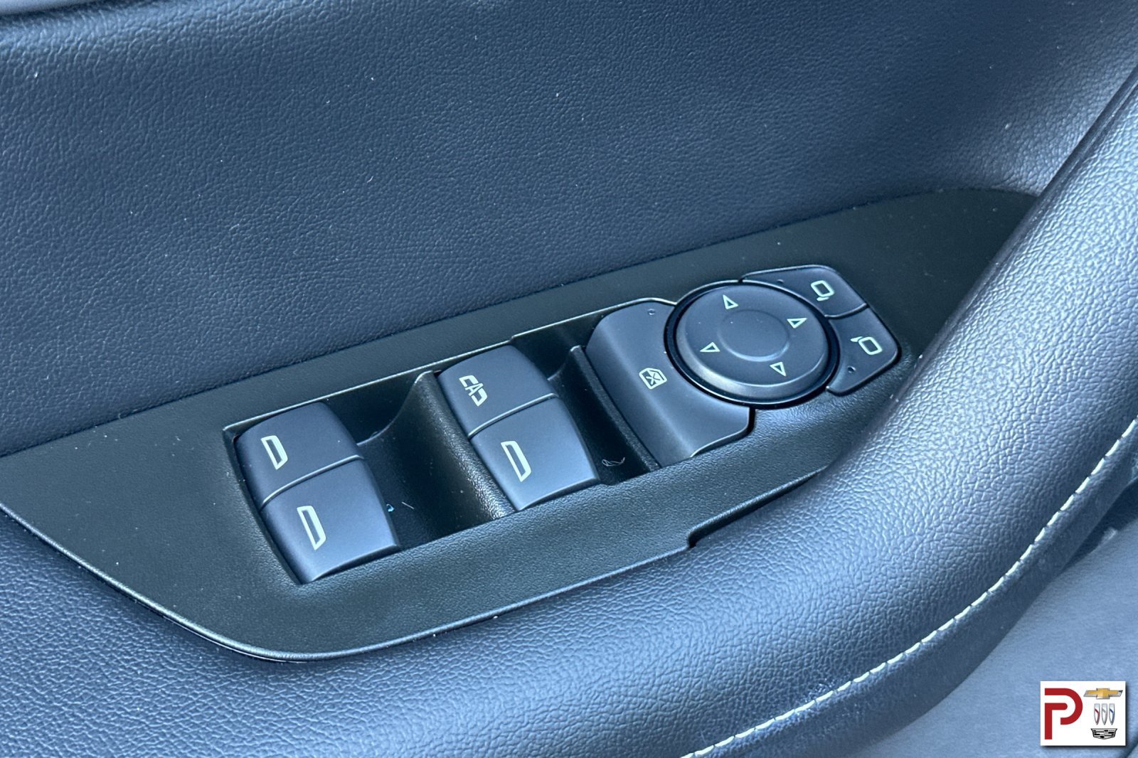 Used 2025 Chevrolet Blazer LT AWD/4WD image 12