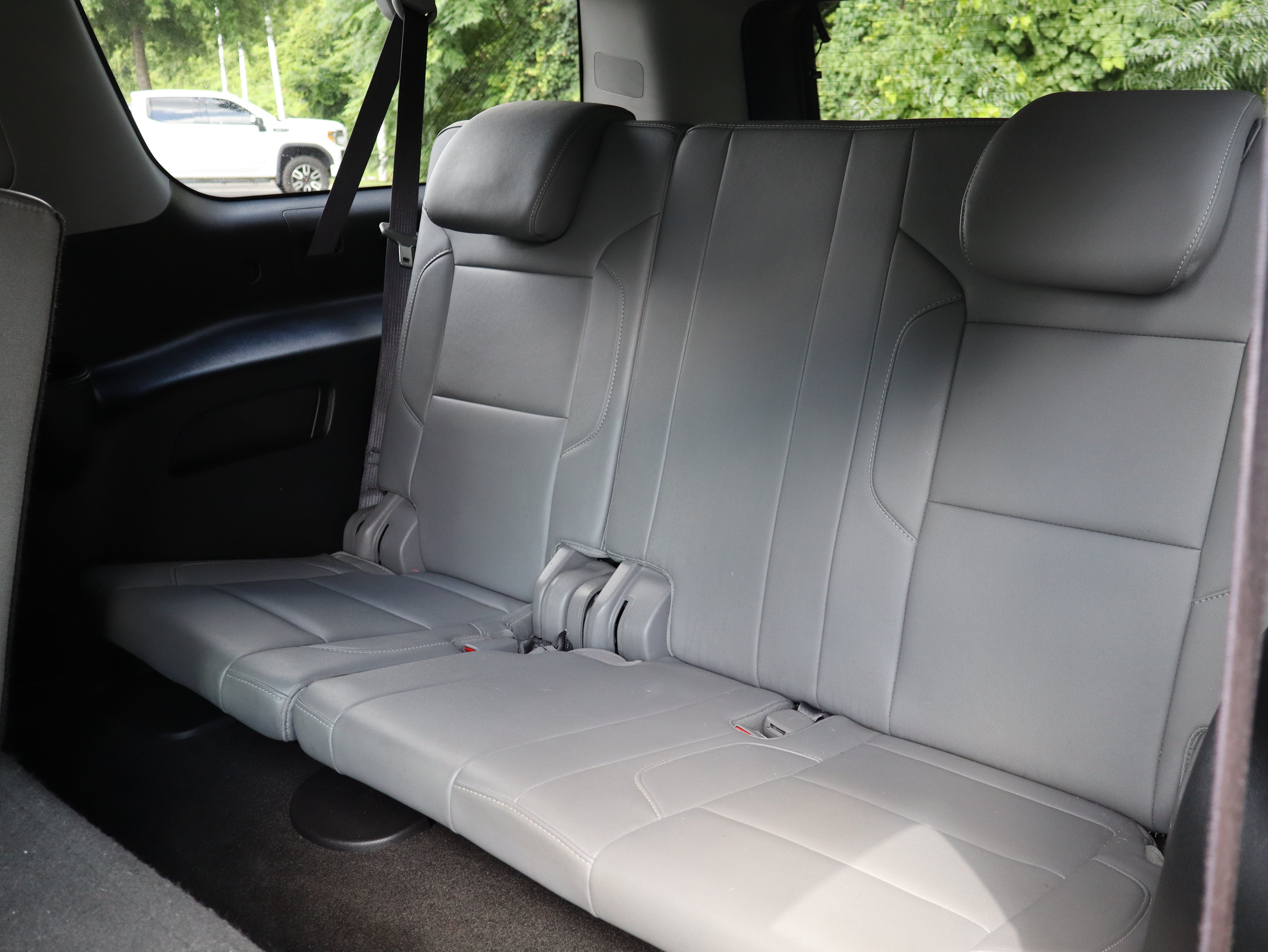 Used 2017 Chevrolet Suburban LT w/ Luxury Package RWD image 13