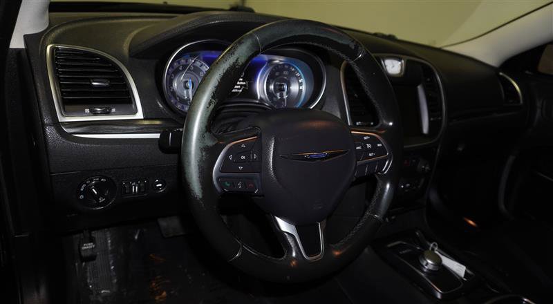 Used 2016 Chrysler 300 Limited w/ Driver Convenience Group image 11