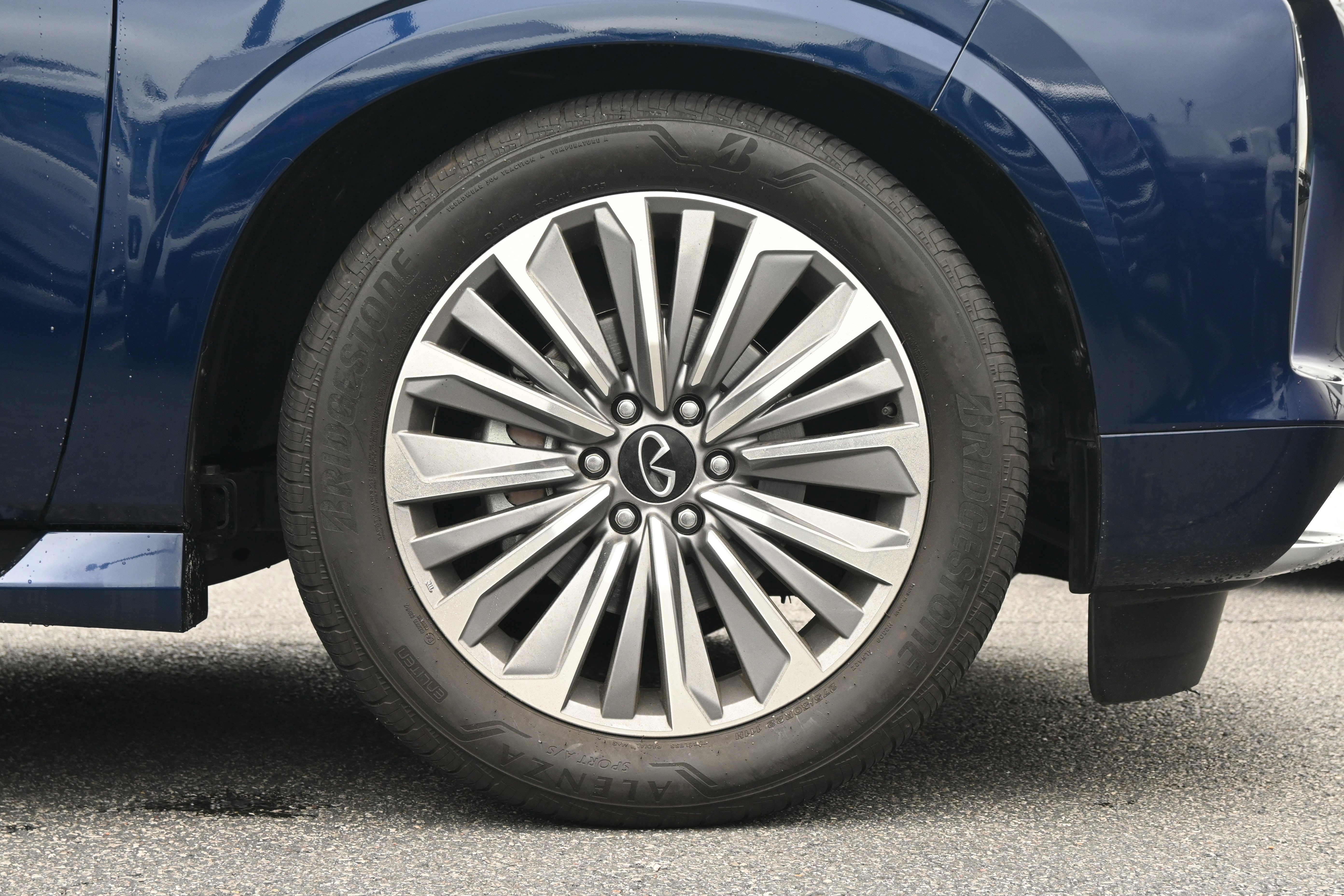Used 2026 INFINITI QX80 Luxe RWD image 13