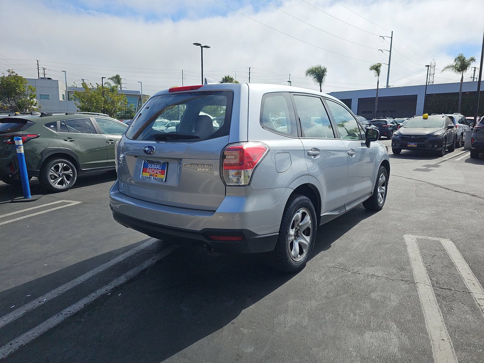 Used 2017 Subaru Forester 2.5i AWD/4WD image 7