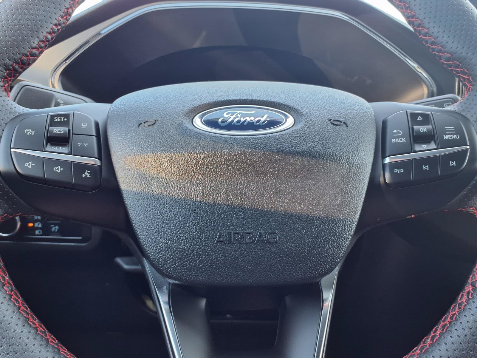 Used 2024 Ford Escape ST-Line w/ Tech Pack #1 AWD/4WD image 16