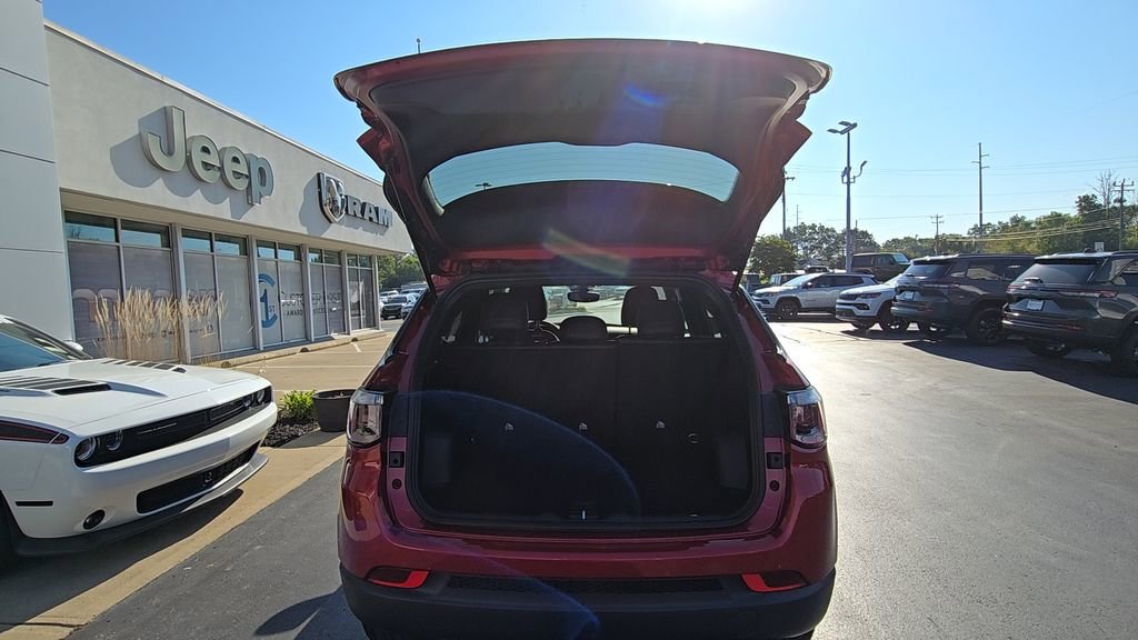 New 2026 Jeep Compass Latitude image 16