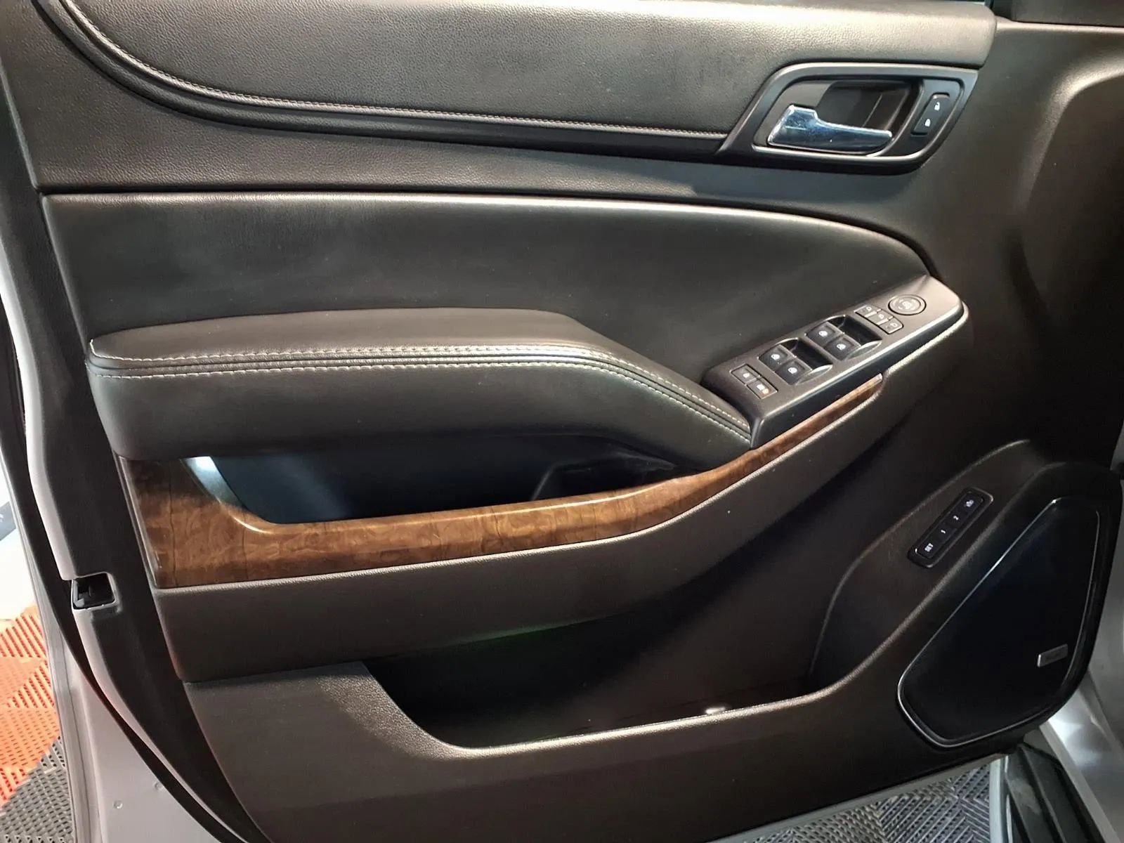 Used 2016 Chevrolet Suburban LT AWD/4WD image 20