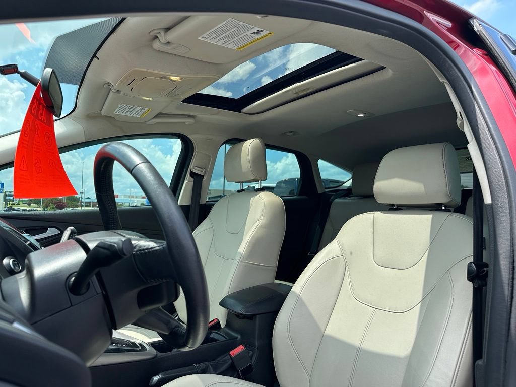 Used 2017 Ford Focus Titanium FWD image 14