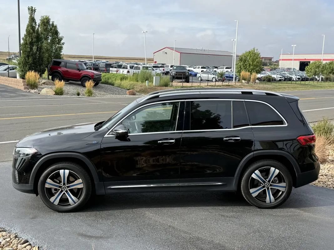 Used 2023 Mercedes-Benz EQB 350 4MATIC SUV w/ Pinnacle Package image 38