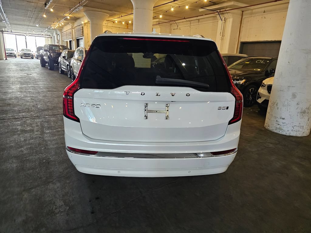 Certified 2025 Volvo XC90 B5 Plus AWD/4WD image 3