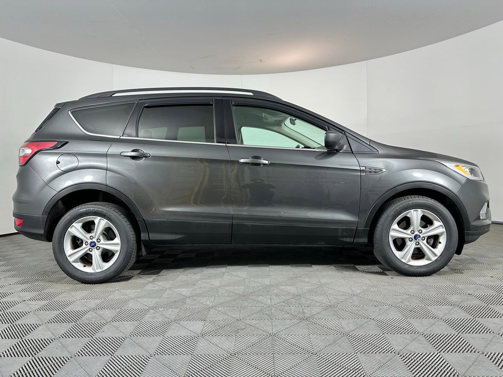Used 2018 Ford Escape SEL image 28