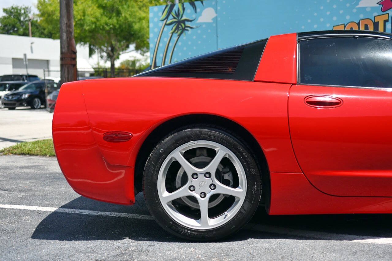 Used 2004 Chevrolet Corvette Coupe w/ Roof Package RWD image 31