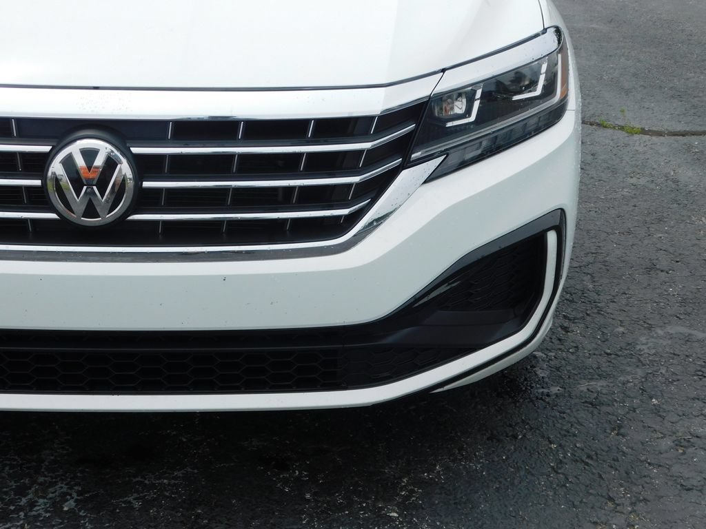 Used 2021 Volkswagen Passat 2.0T R-Line FWD image 9