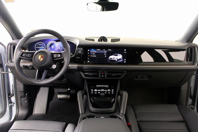 New 2025 Porsche Cayenne Coupe image 13