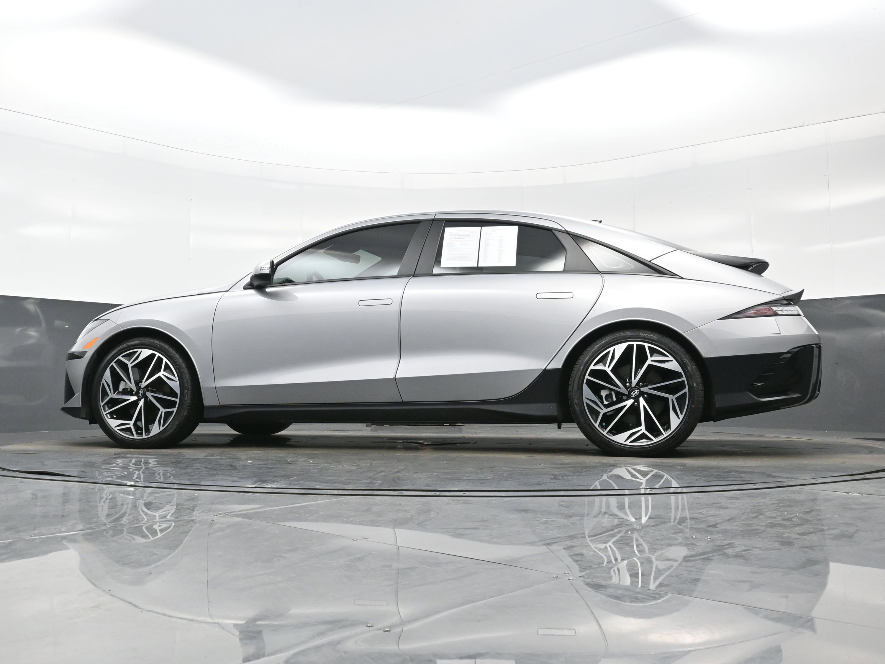 Used 2024 Hyundai Ioniq 6 SEL AWD/4WD image 26