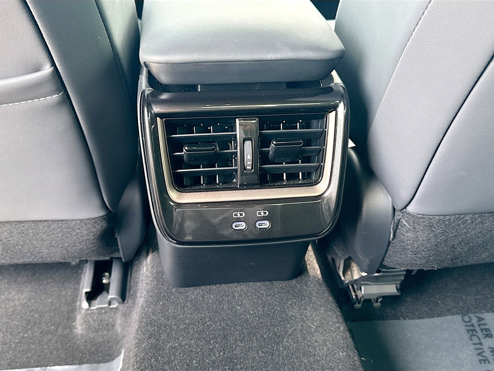 Used 2025 Toyota Crown XLE image 19