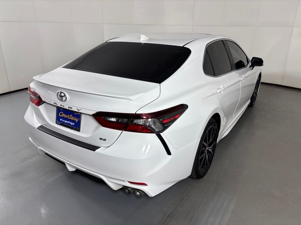 Used 2024 Toyota Camry SE w/ Convenience Package FWD image 8