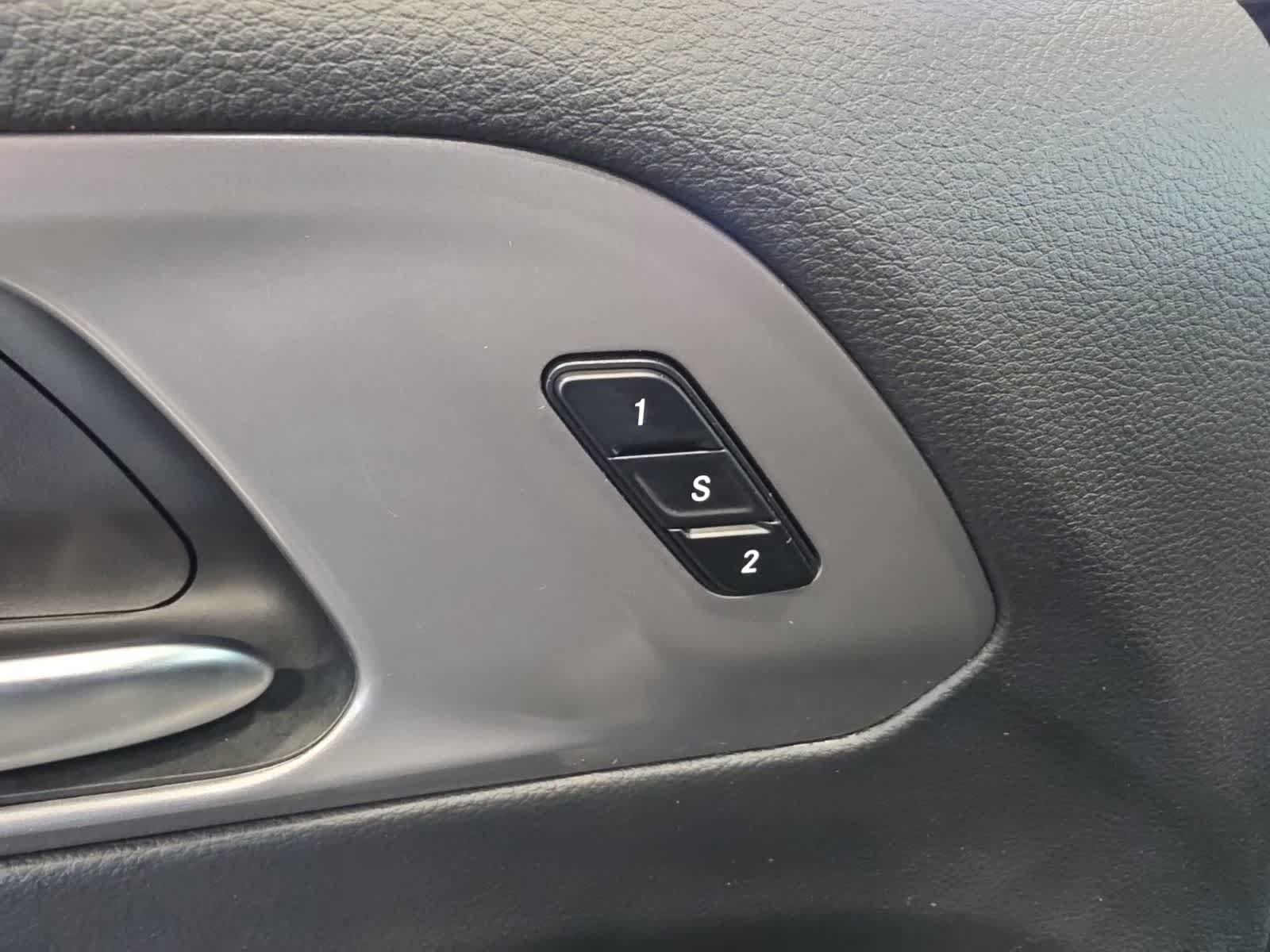 Used 2025 Chrysler Pacifica Select FWD image 18