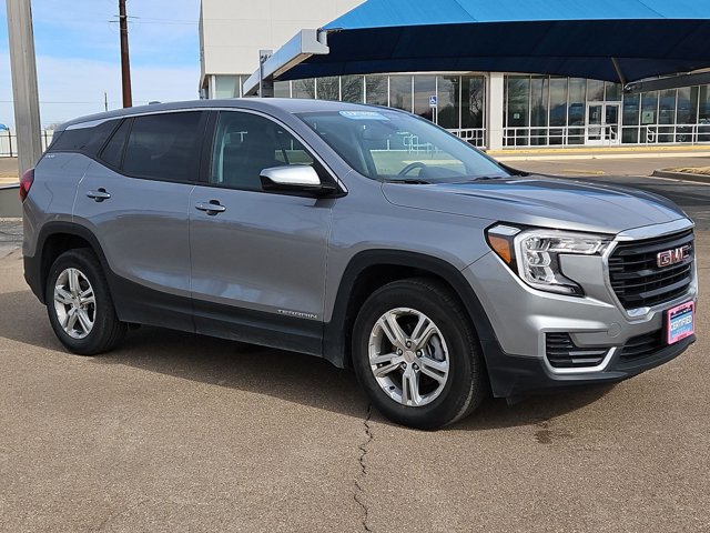 Used 2024 GMC Terrain SLE image 3