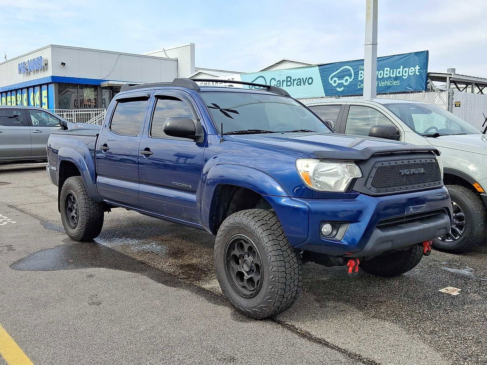 Used 2014 Toyota Tacoma 4x4 Double Cab image 2