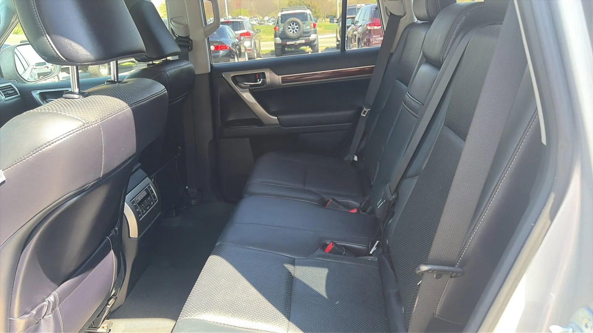 Used 2010 Lexus GX 460 image 32