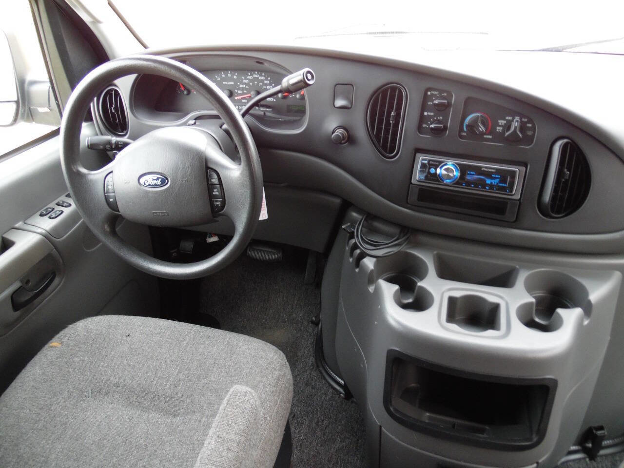 Used 2004 Ford E-250 and Econoline 250 Extended image 32