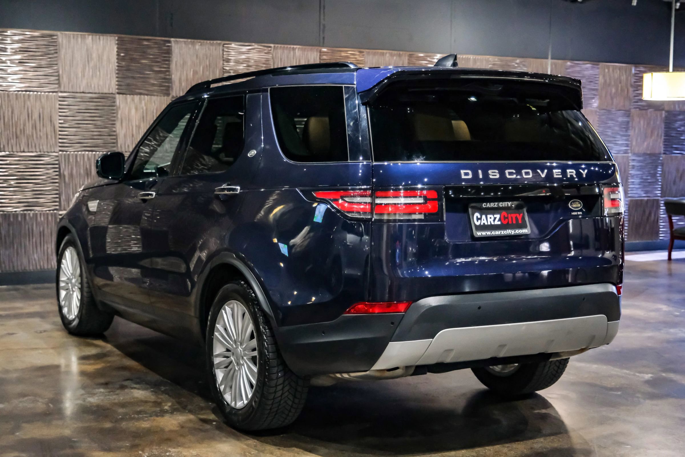 Used 2019 Land Rover Discovery HSE Luxury image 10