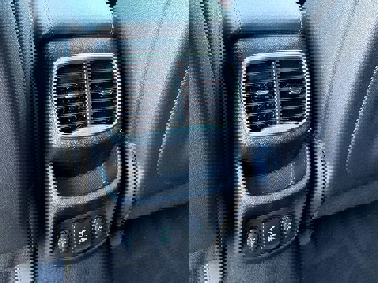 Used 2019 Hyundai Santa Fe SEL w/ Cargo Package image 31