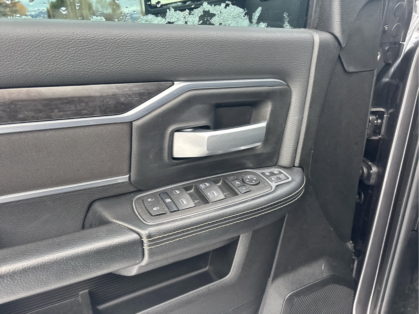 Used 2024 RAM 2500 Big Horn w/ Sport Appearance Package image 23
