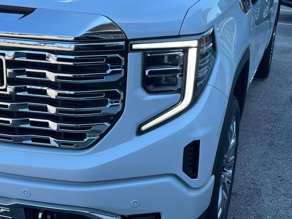 New 2026 GMC Sierra 1500 Denali w/ Denali Reserve Package AWD/4WD image 9
