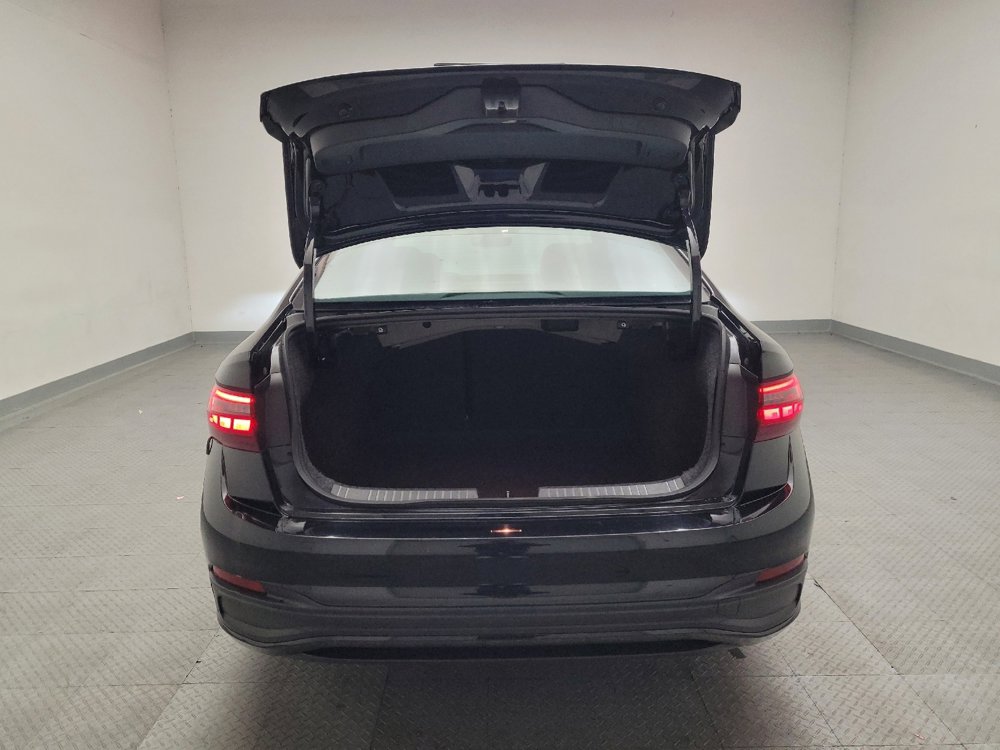 Used 2024 Volkswagen Jetta SE image 29