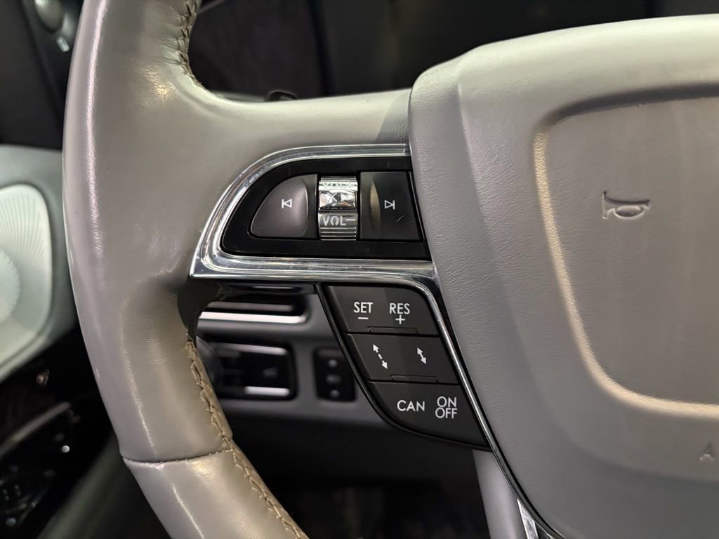 Used 2019 Lincoln Navigator Reserve AWD/4WD image 22