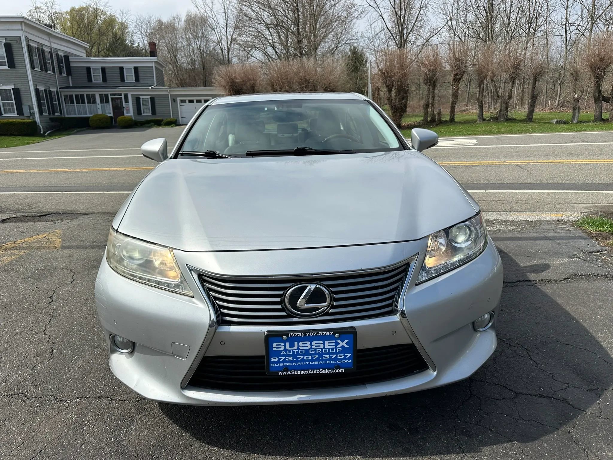 Used 2013 Lexus ES 350 w/ Luxury Pkg image 2