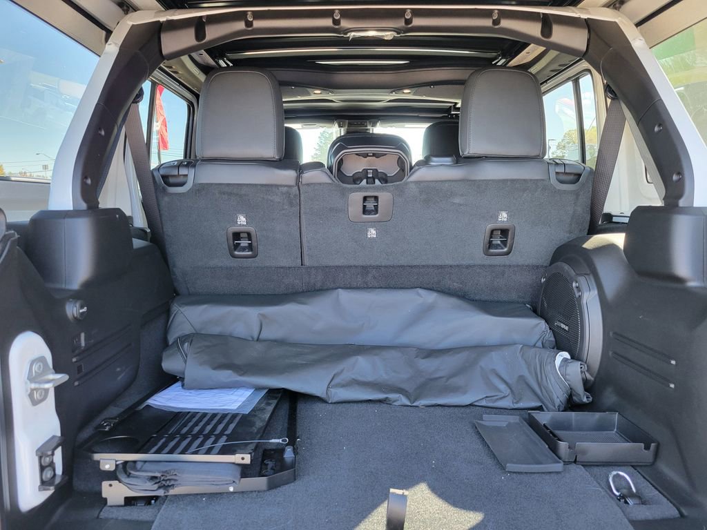 New 2025 Jeep Wrangler Unlimited Rubicon 392 image 9