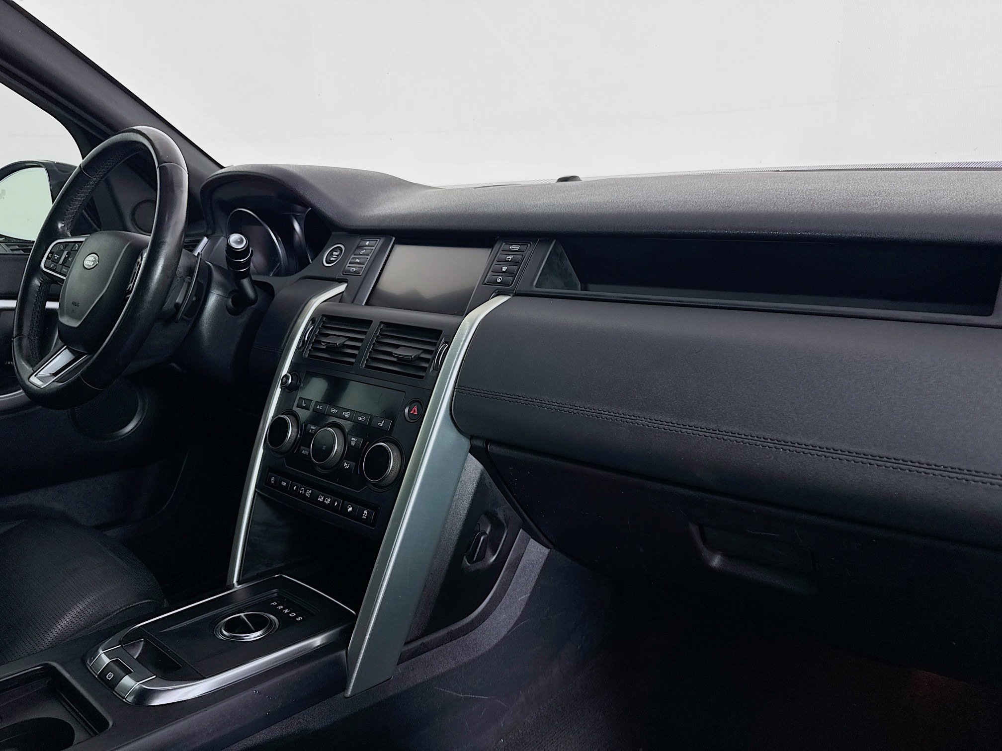 Used 2019 Land Rover Discovery Sport HSE image 29