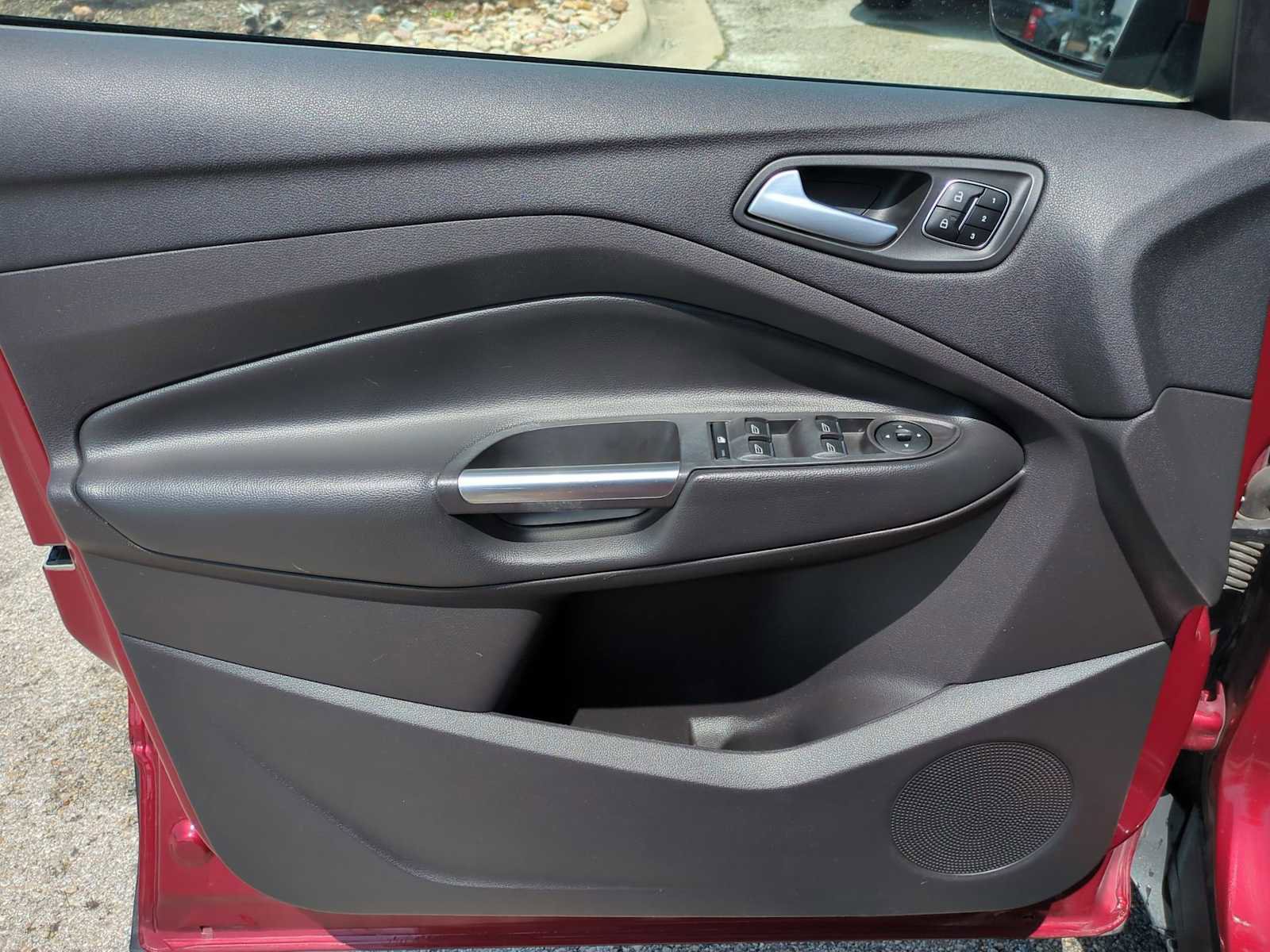 Used 2018 Ford Escape Titanium w/ Ford Safe & Smart Package FWD image 23