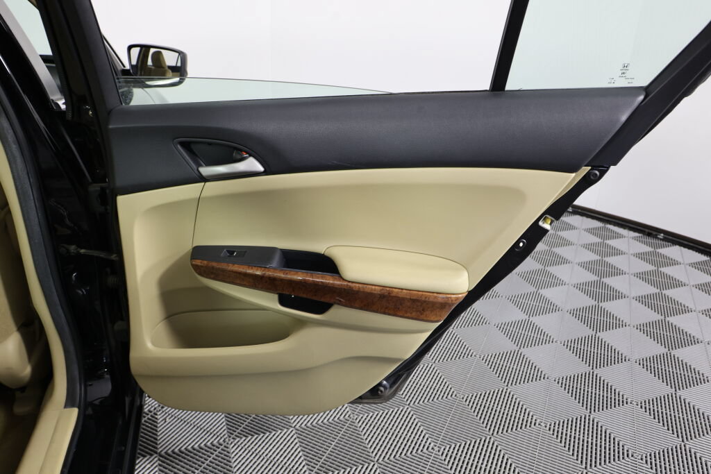 Used 2012 Honda Accord EX image 18