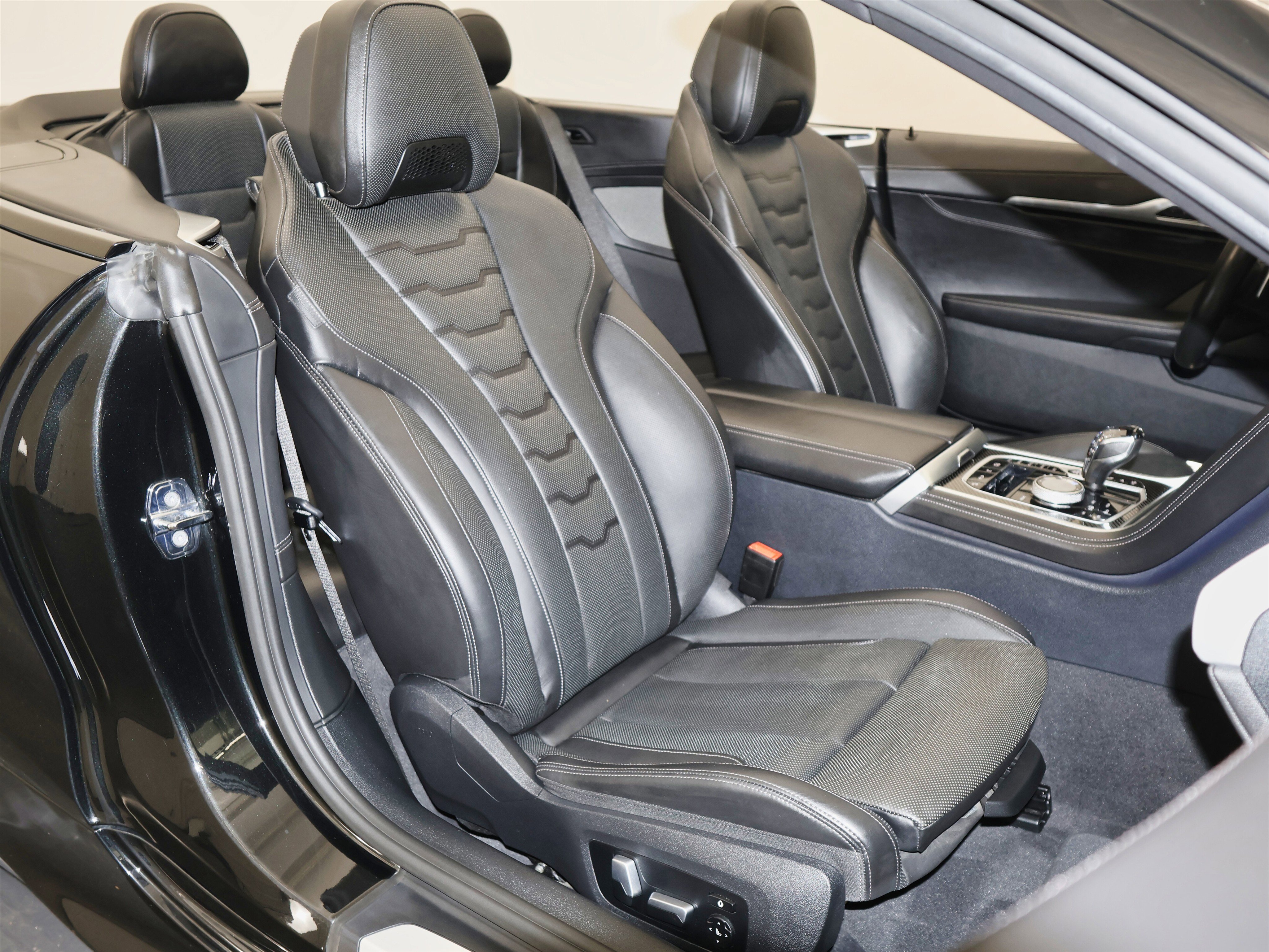 Used 2021 BMW M850i xDrive Convertible image 44