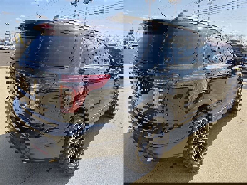 Used 2015 Ford Explorer Sport image 3