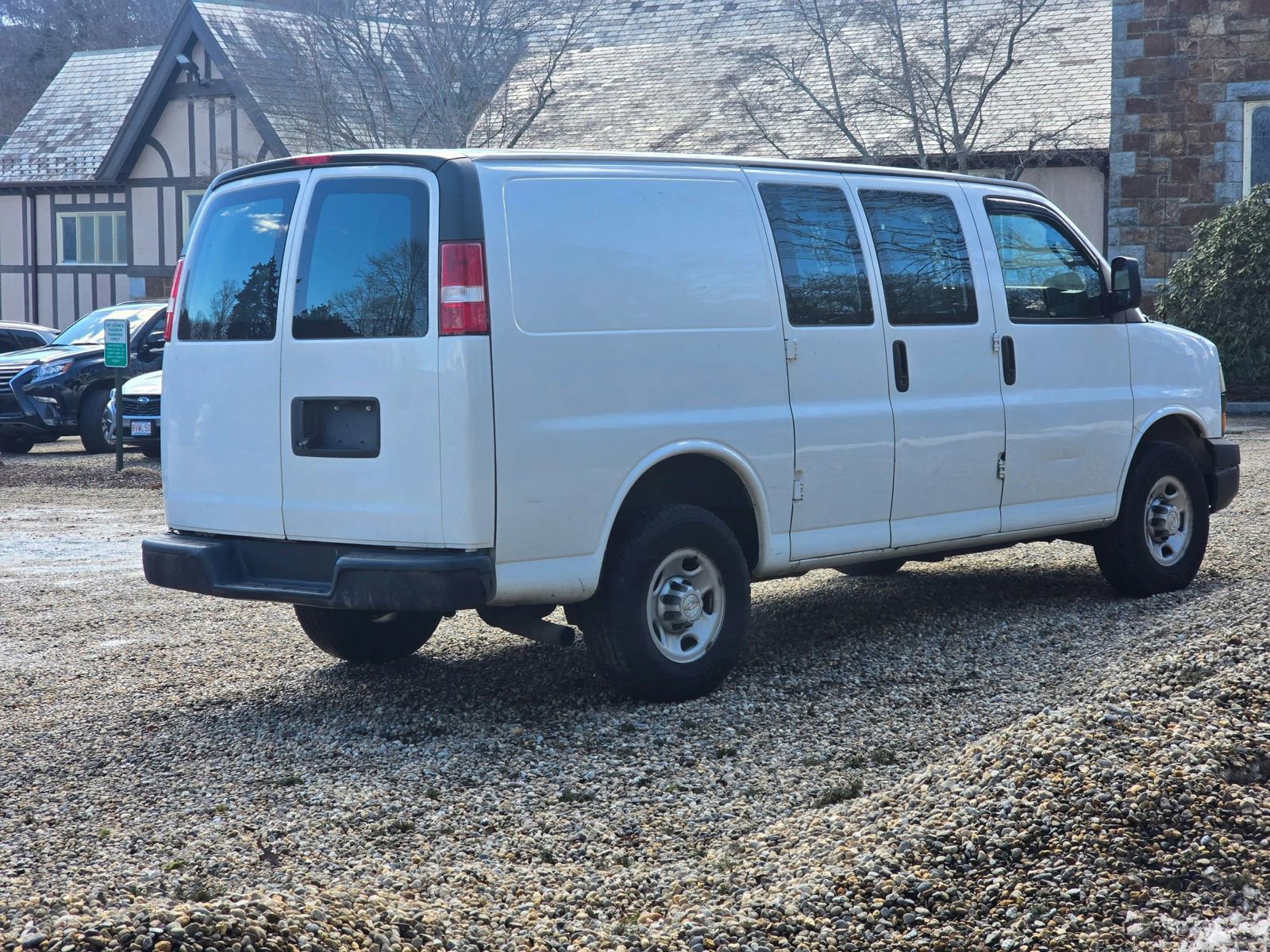 Used 2019 Chevrolet Express 3500 RWD image 4
