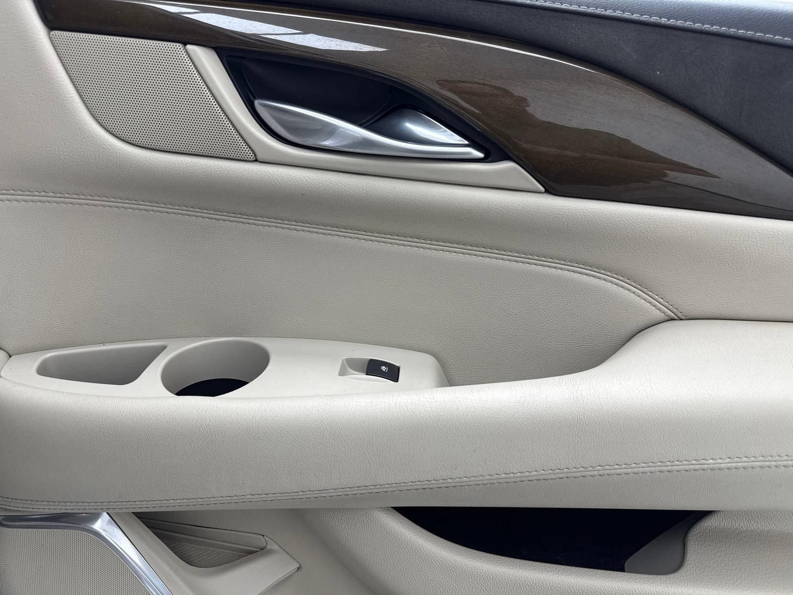 Used 2018 Cadillac Escalade Luxury RWD image 48