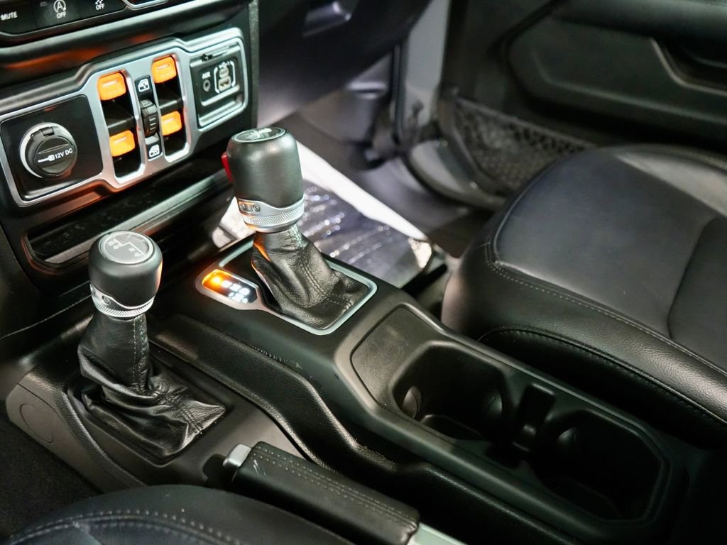 Used 2022 Jeep Wrangler Unlimited Sahara image 21