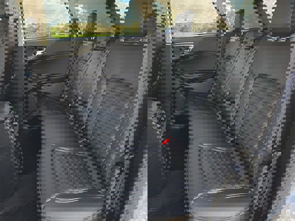 Used 2023 Ford Edge SEL image 13