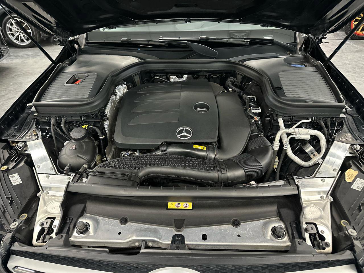 Used 2021 Mercedes-Benz GLC 300 4MATIC w/ Premium Package image 33