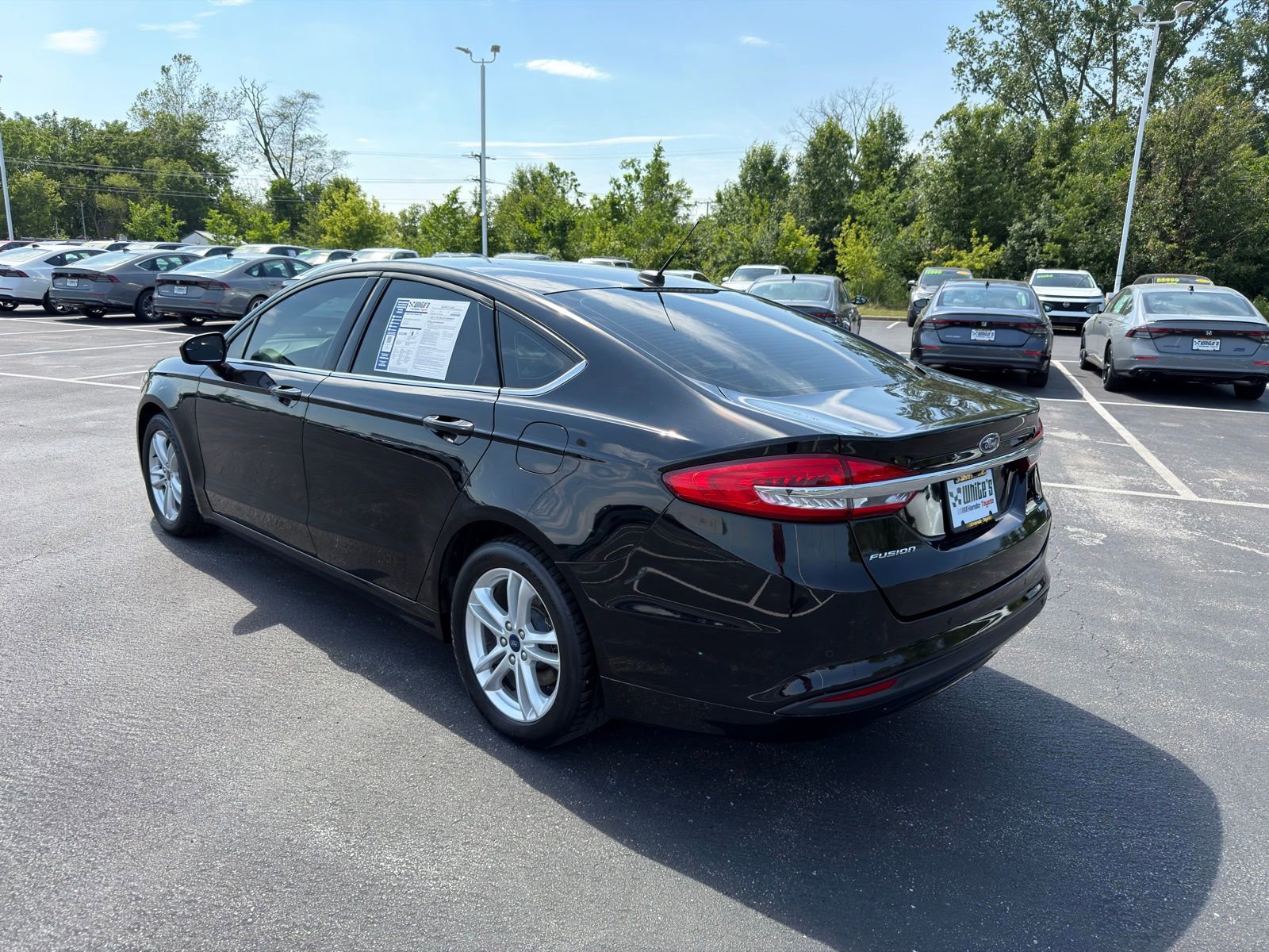 Used 2018 Ford Fusion SE w/ Fusion SE Technology Package FWD image 4