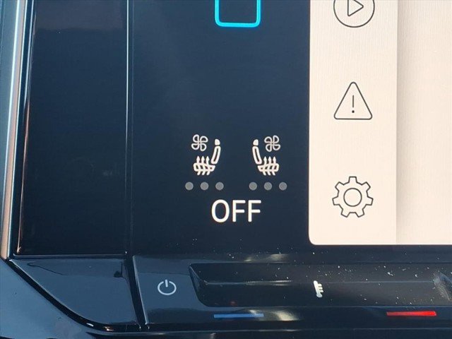 New 2026 Volkswagen Atlas Cross Sport SE image 17