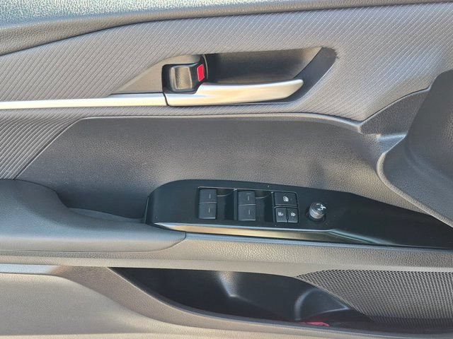 Used 2025 Toyota Camry SE FWD image 18