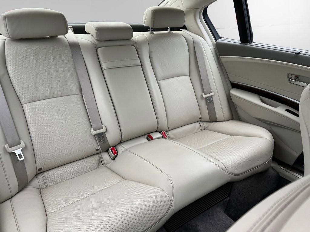 Used 2016 Acura RLX Sport Hybrid w/ Advance Pkg image 19