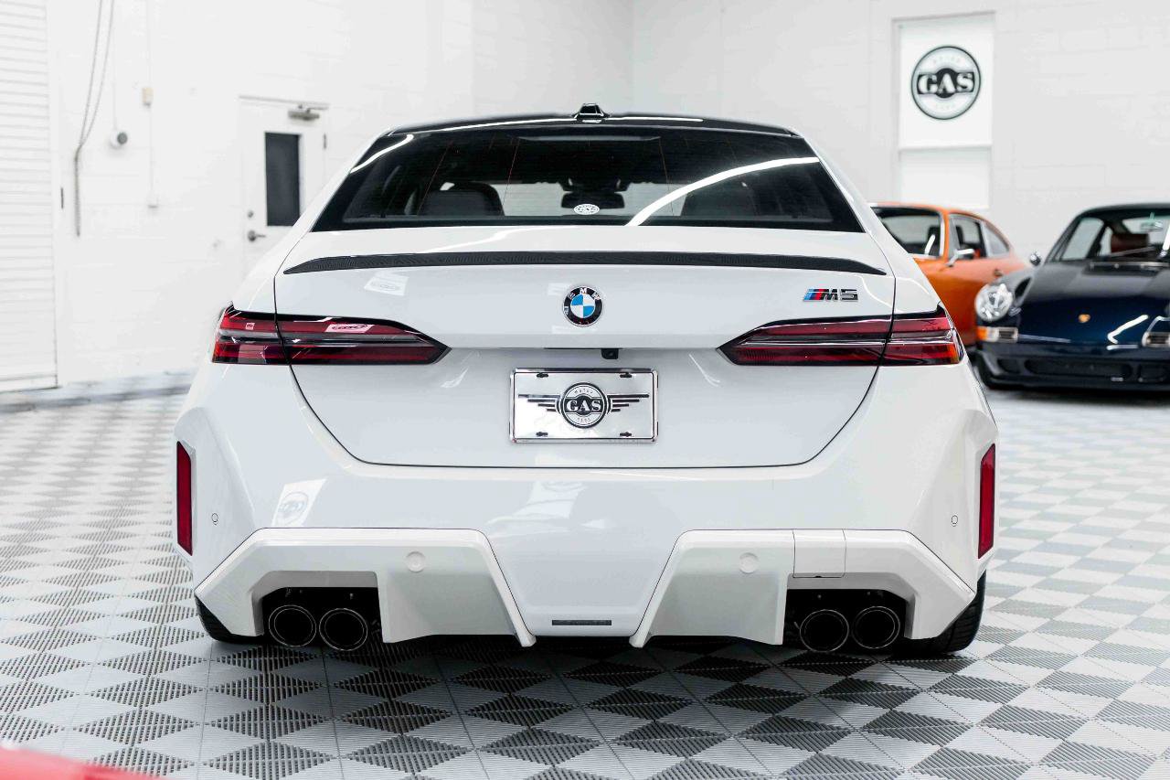Used 2025 BMW M5 w/ Carbon Package AWD/4WD image 8