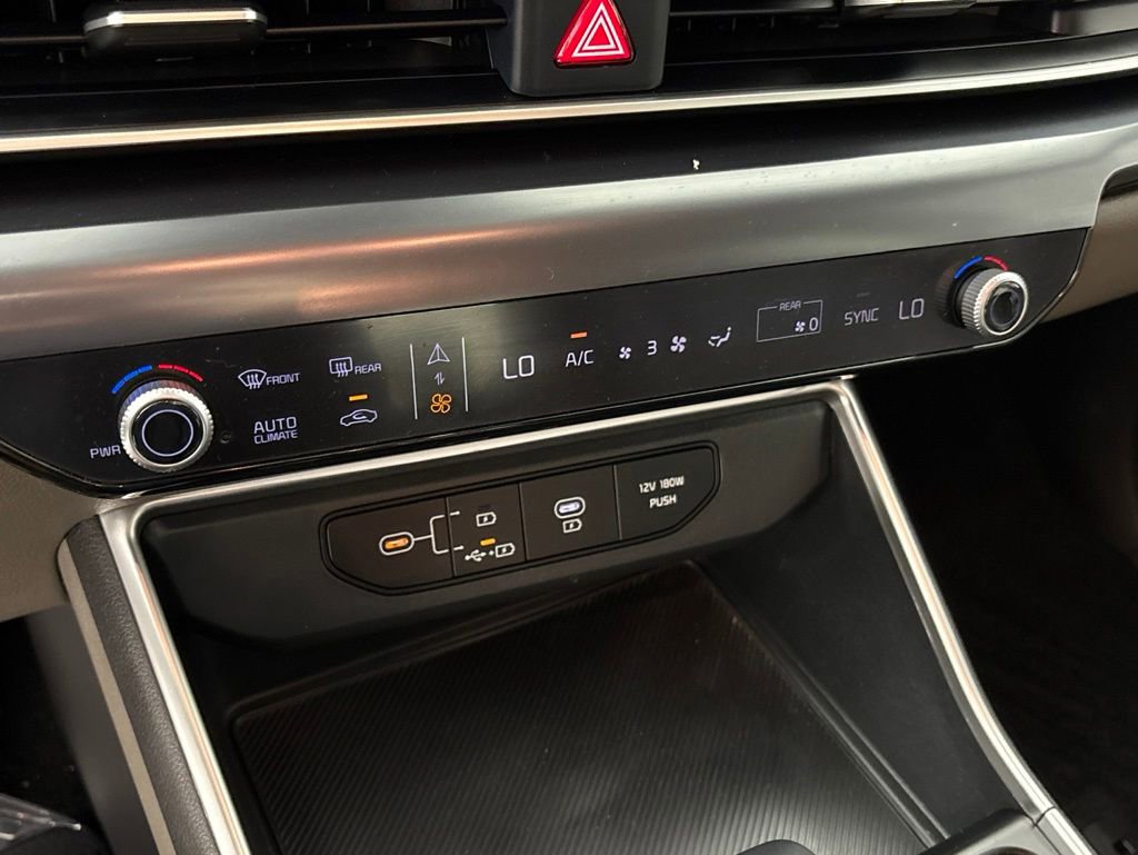Used 2025 Kia Carnival FWD image 43