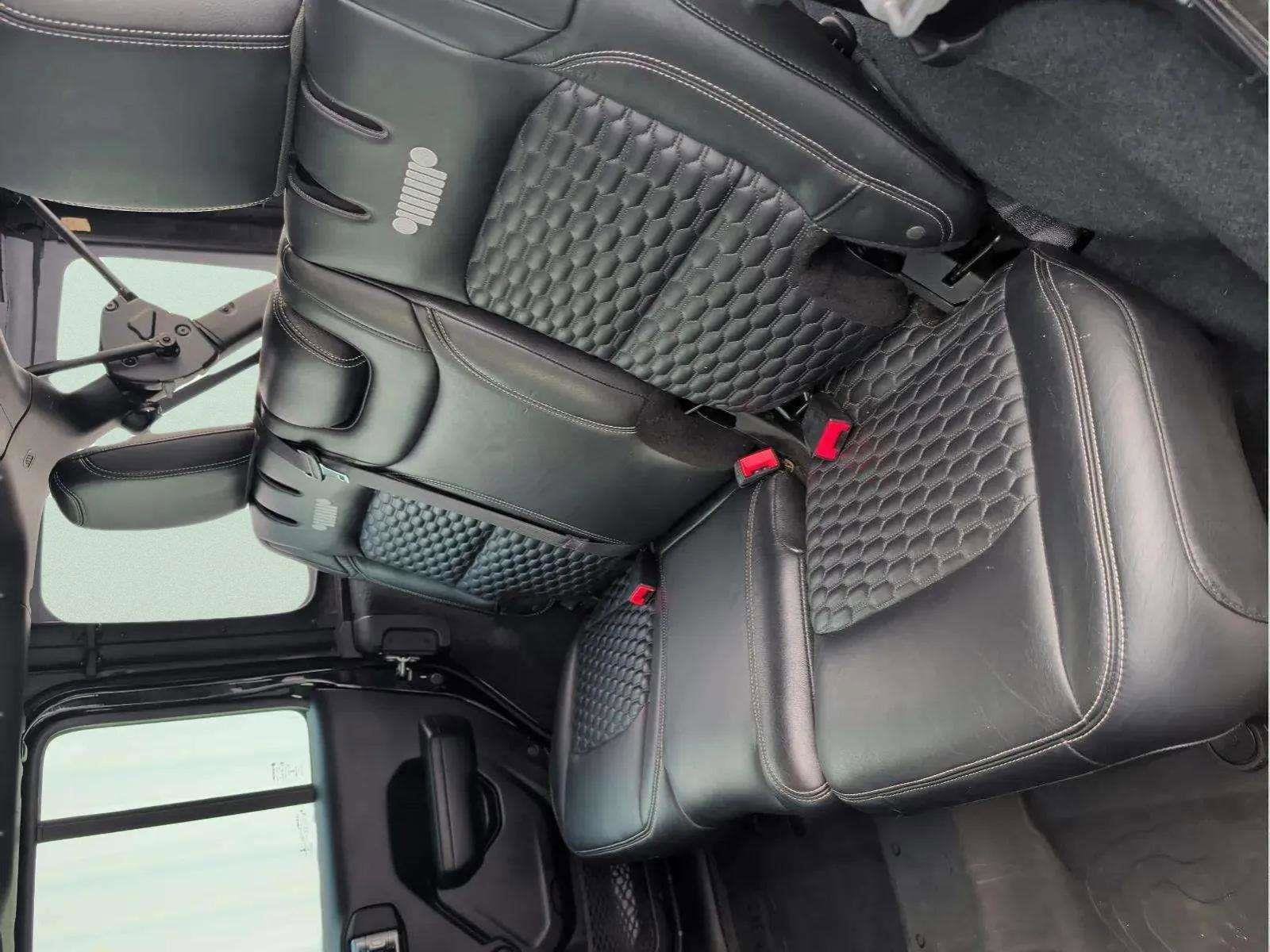 Used 2022 Jeep Wrangler Unlimited Sport image 15