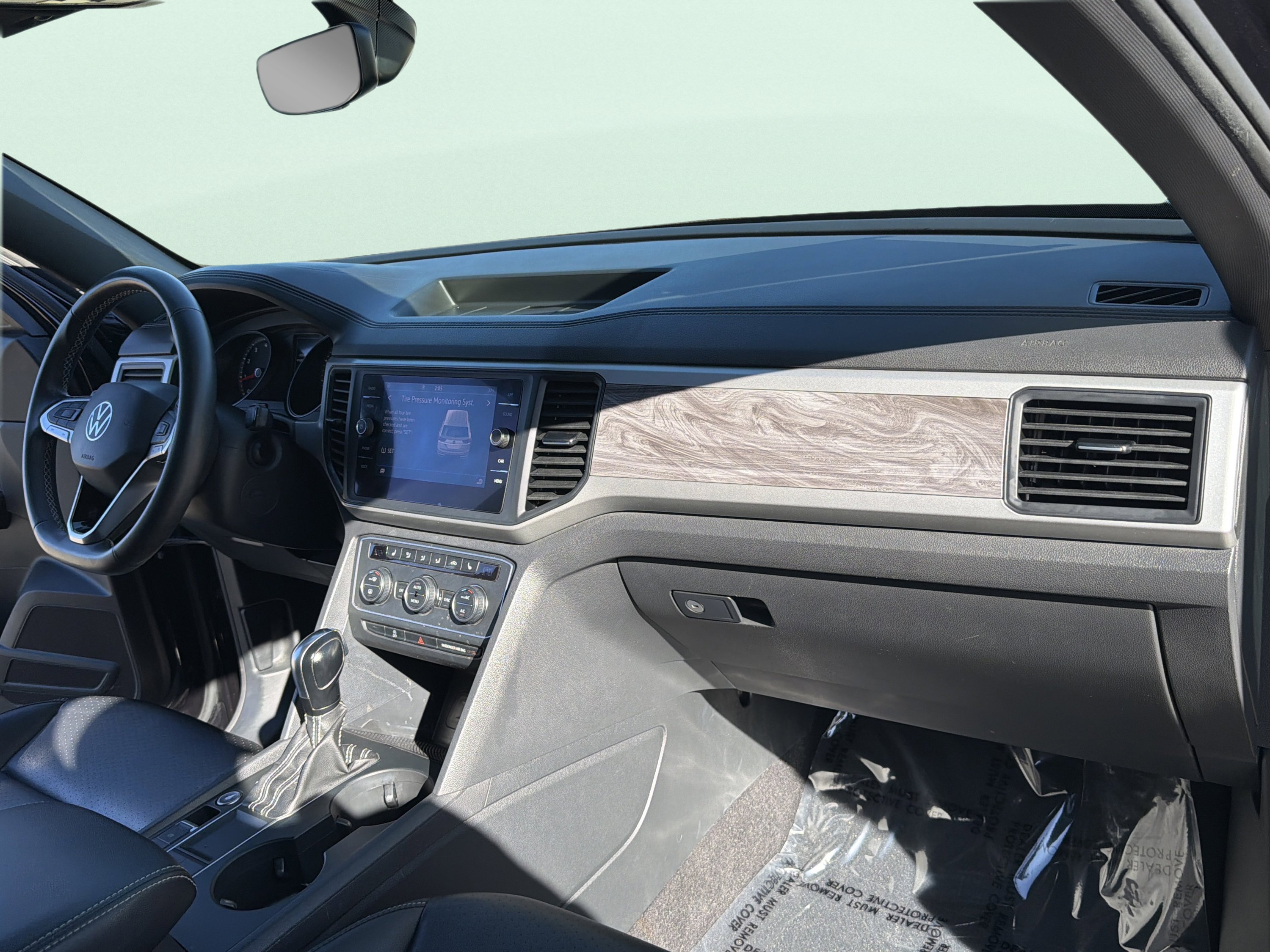 Used 2021 Volkswagen Atlas Cross Sport SE FWD image 47
